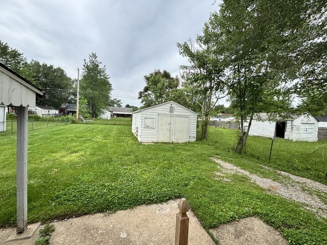 Building Photo - 2321 Harmont Ave NE
