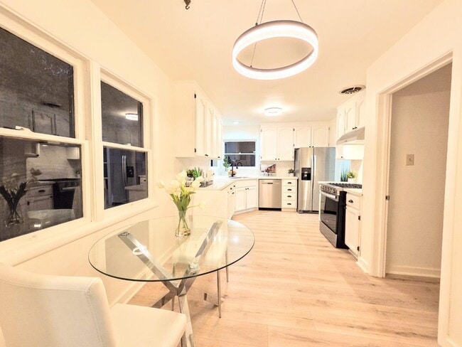 Building Photo - 3523 Kirkwood Dr