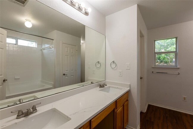 Building Photo - 2571 Georgian Dr