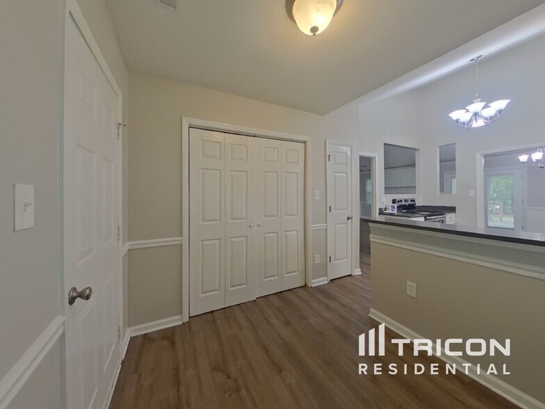 Building Photo - 10723 Spruce Knob Ln