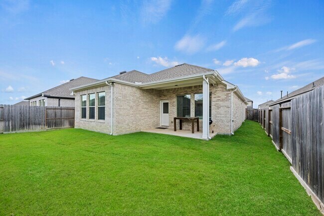 Building Photo - 30319 Tall Fescue Dr