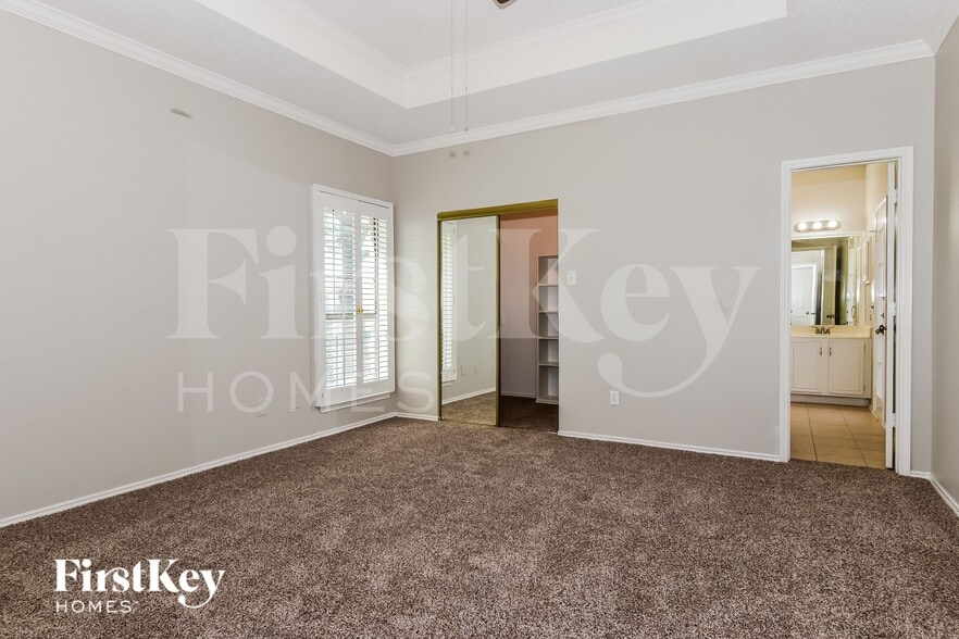 Building Photo - 1729 Creek Valley Rd