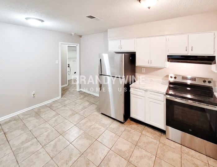 Building Photo - 3895 Houghton Cove