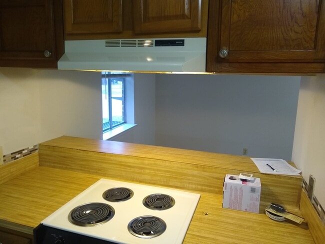 Building Photo - 7816 Bles Ave