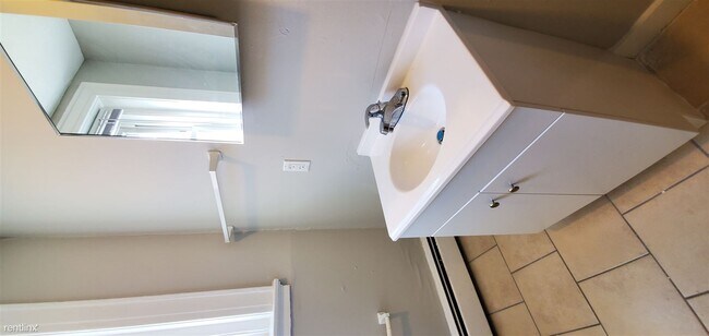 Building Photo - 36 Derby Ave