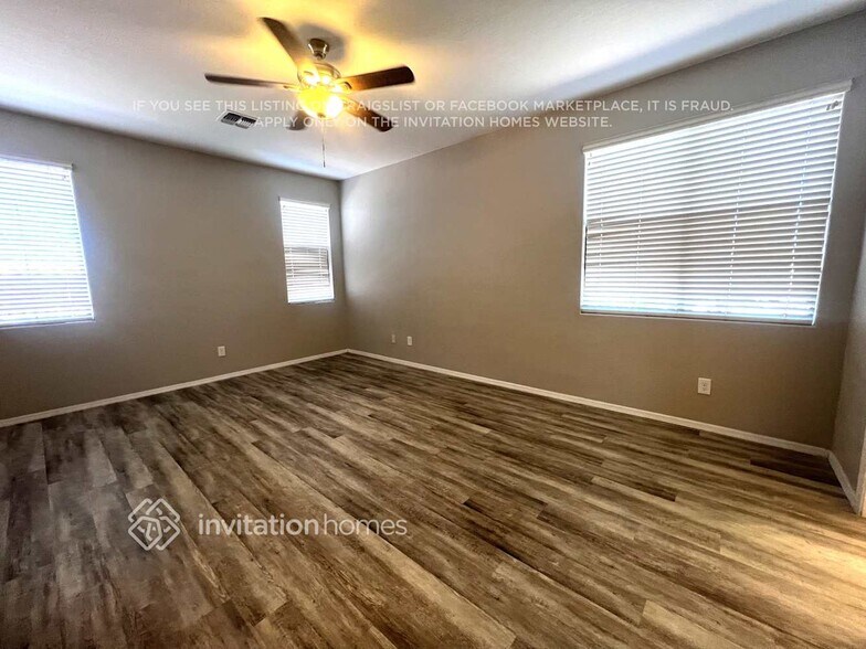 Building Photo - 1006 S Colonial Ct