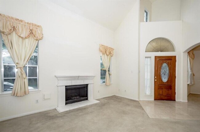 Building Photo - 15903 Timber Chase Dr