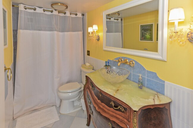 Building Photo - 2600 N Flagler Dr