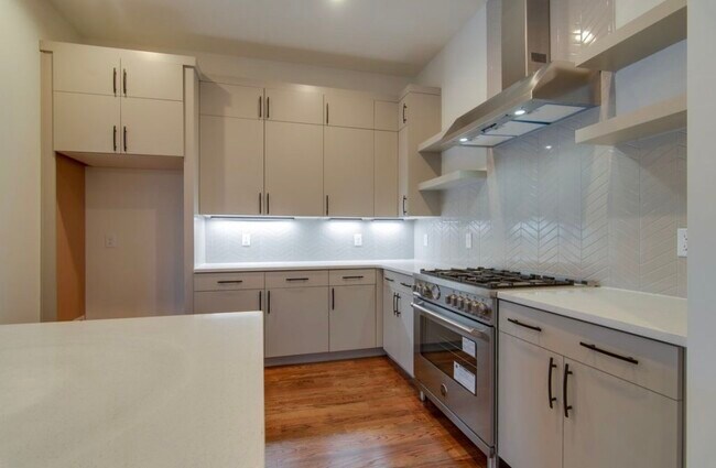 Building Photo - 3325 Felicia St