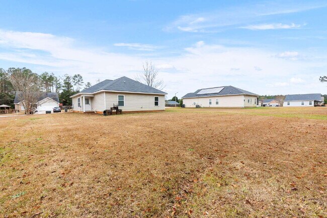 Building Photo - 105 Tahoma Dr