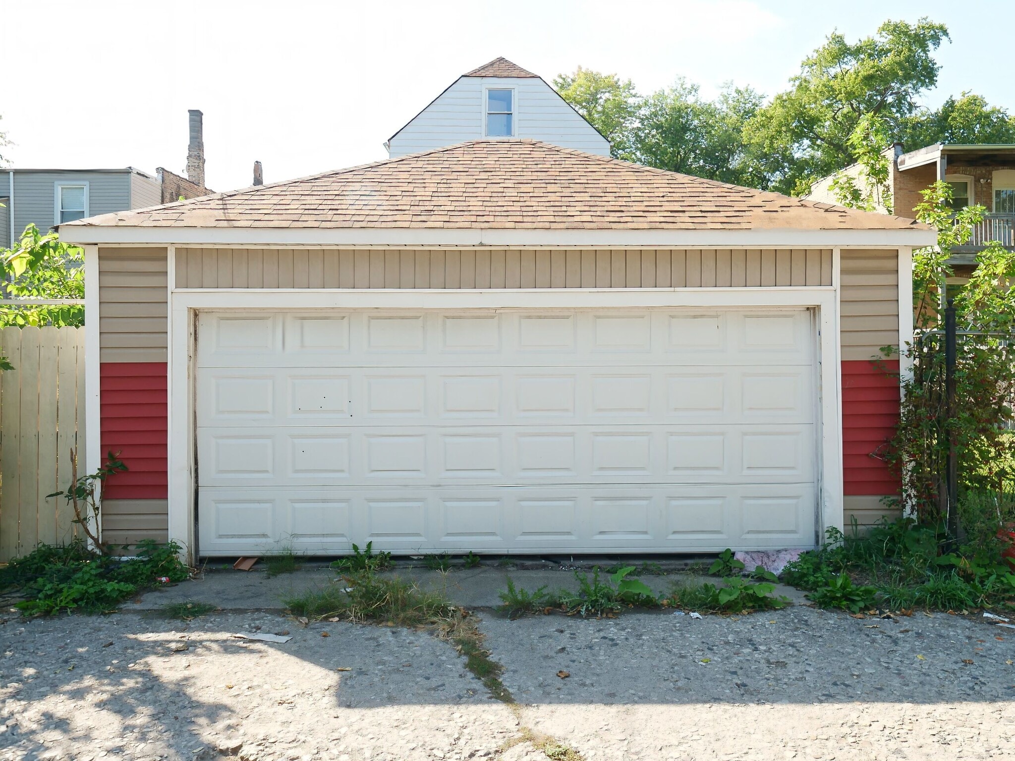 2 car garage - 5351 S Laflin St