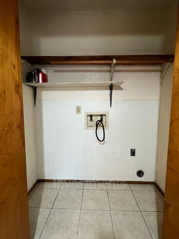 Building Photo - 2004 Lambeth Way