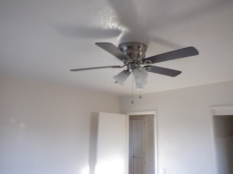 Building Photo - 8853 Stardust Ln