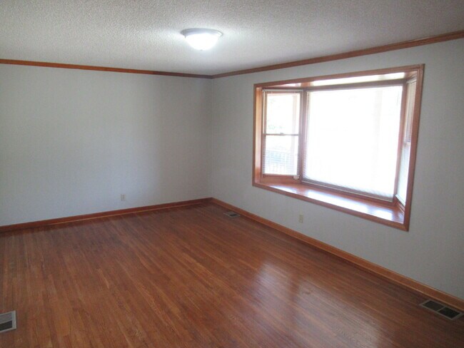 Building Photo - Denver Four Bedroom Home For Rent!