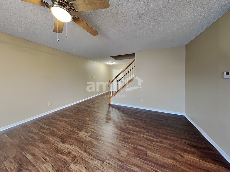 Building Photo - 6710 Waverhill Dr