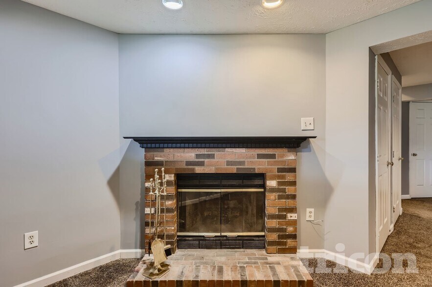 Building Photo - 8211 Berryfield Dr