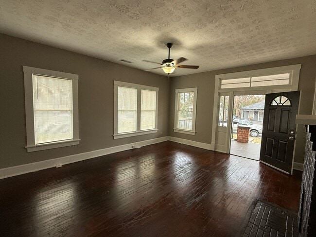 Building Photo - **AVAILABLE NOW**TOTAL ELECTRIC - 2 Bedroom / 2 Bathroom Home in Jordan/Johnson area of Columbus,...