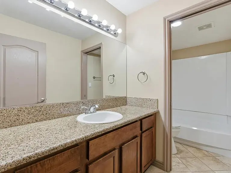 Building Photo - 7675 N 1st St