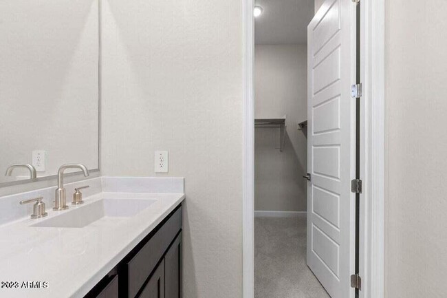 Building Photo - 4815 E Village Dr