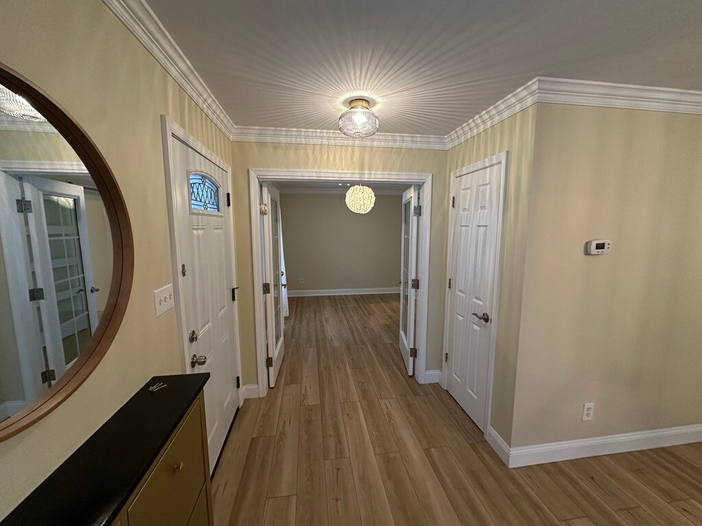 Side Entry to Dinning Room - 5605 Eagle Lake Dr