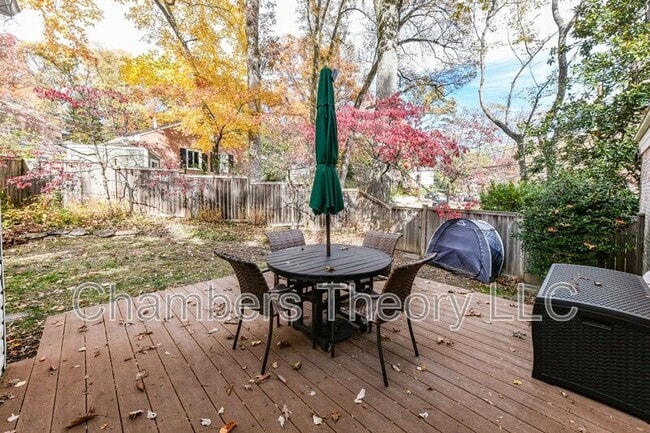 Building Photo - 3061 N Oakland St