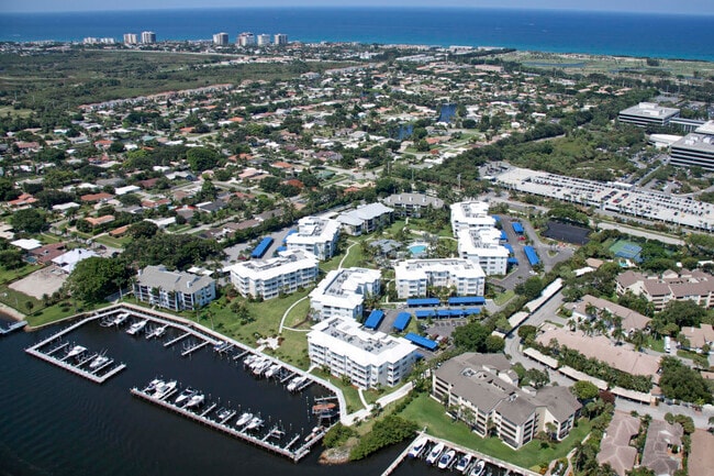 Building Photo - 431 Bay Colony Dr N