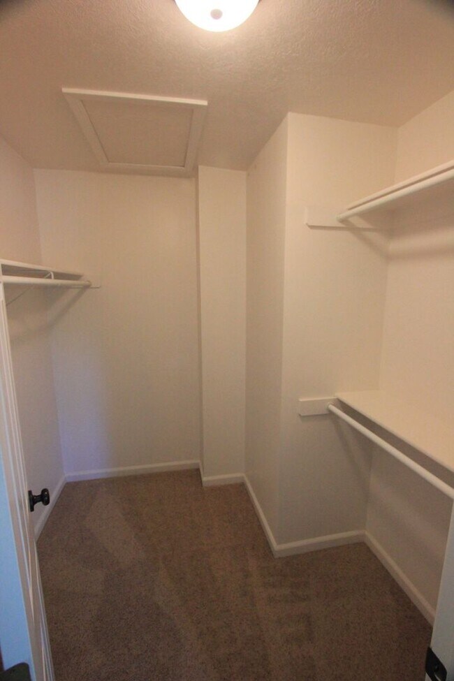 Building Photo - Sage Hen E5