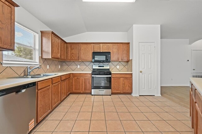 Building Photo - 123 Loon Lake Dr