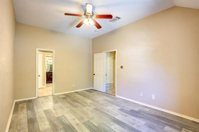 Building Photo - 300 Stoneledge Dr