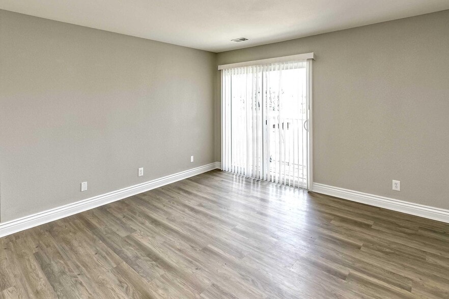 Primary Photo - Highpoint