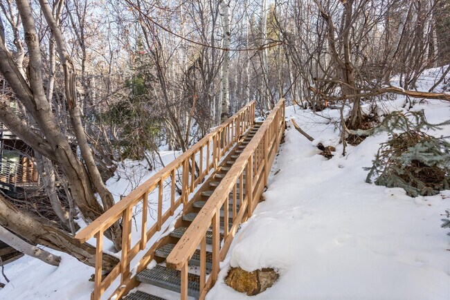 Building Photo - 800 S Mill St