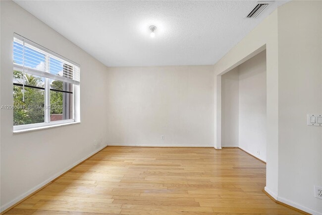 Building Photo - 4312 Laurel Ridge Cir