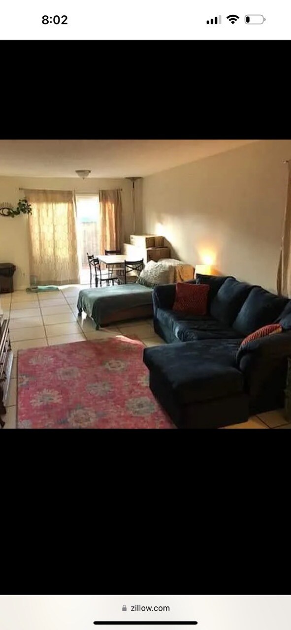 Building Photo - 1054 E Salt Lake St