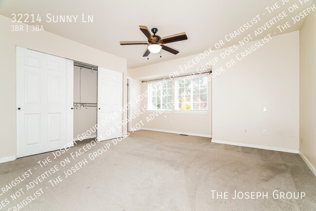 Building Photo - 32214 Sunny Ln