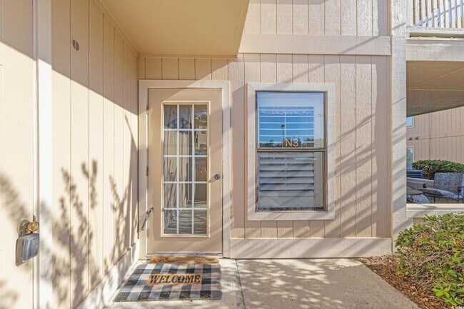 Building Photo - 4242 Pinehurst Cir