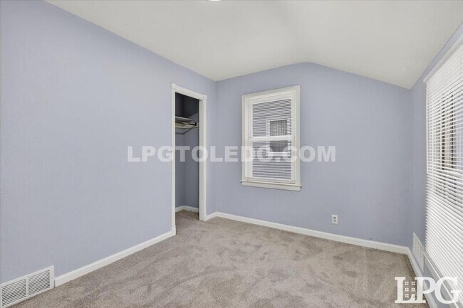 Building Photo - 1665 Burgoyne Dr