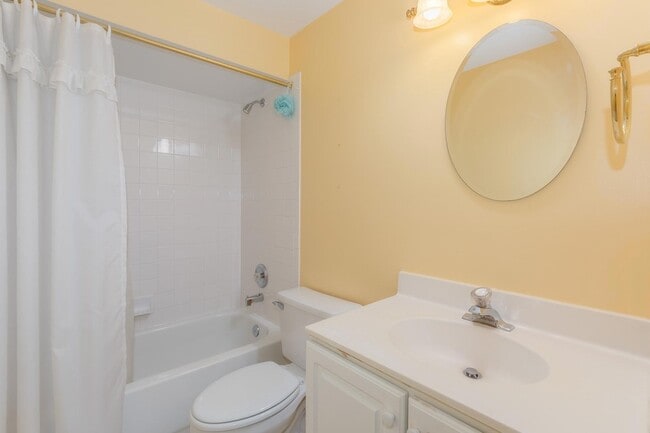 Building Photo - 2310 N Van Buren Ct