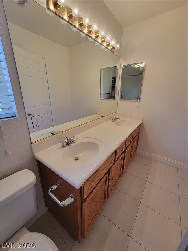 Building Photo - 10963 Carberry Hill St