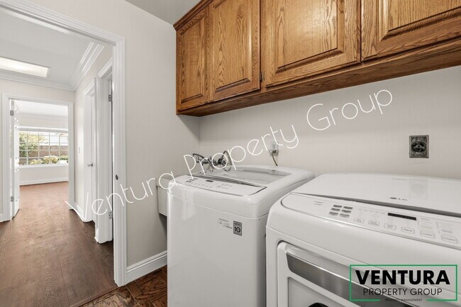 Building Photo - Charming 3-Bedroom 2 Bath Home with Spacious 1826 Sq. Ft. Layout in the East Simi Valley!