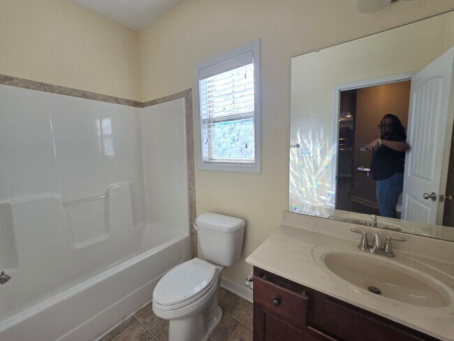 Building Photo - 2111 Yates Ranch Rd