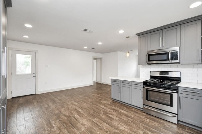 Building Photo - 4274 Bethel Blvd