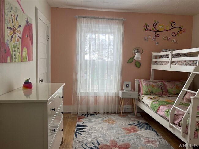 Building Photo - 836 Richmond Ave