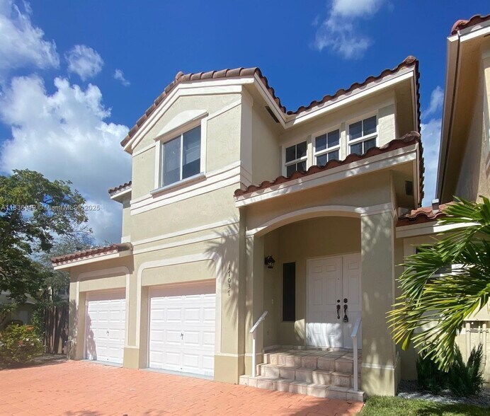 Building Photo - 17037 SW 39th St