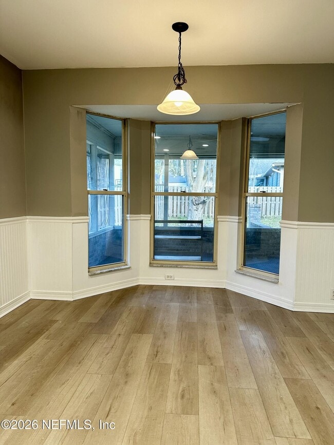 Building Photo - 2245 Brentfield Rd W