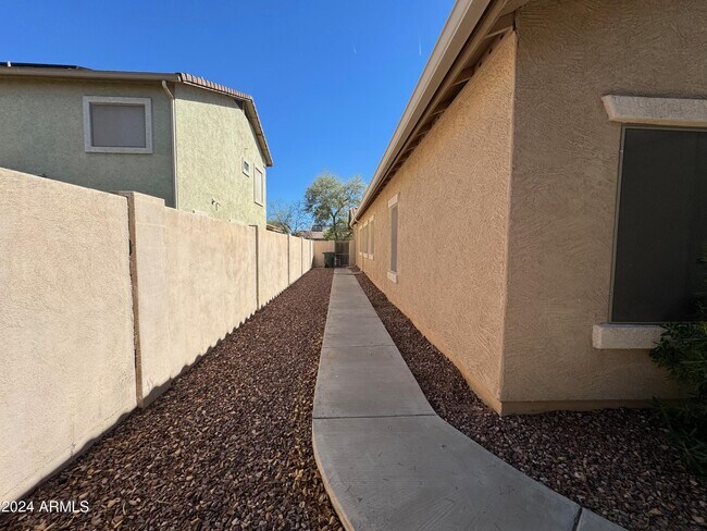 Building Photo - 1769 N St Francis Pl