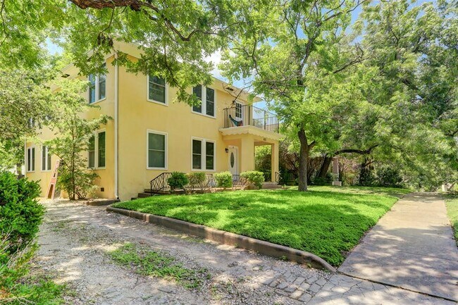 Building Photo - 603 Bellevue Pl