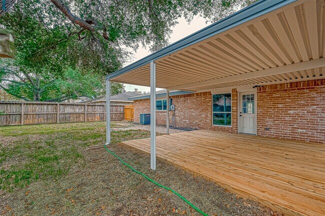 Building Photo - 2330 Grindstone Ln
