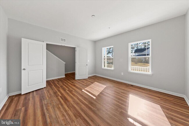 Building Photo - 5559 Trafalgar Cir