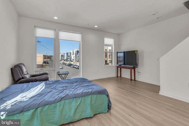 Building Photo - 3000 Schirra Ln