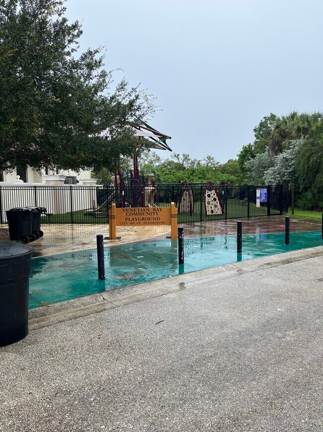 playground - 1018 Bella Vista Dr NE